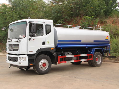 國五消毒液噴灑車 灑水車的升級(jí)，城市衛(wèi)生的守護(hù)者